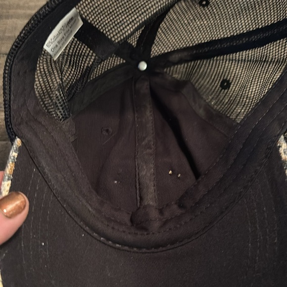 Hat - Picture 4 of 7